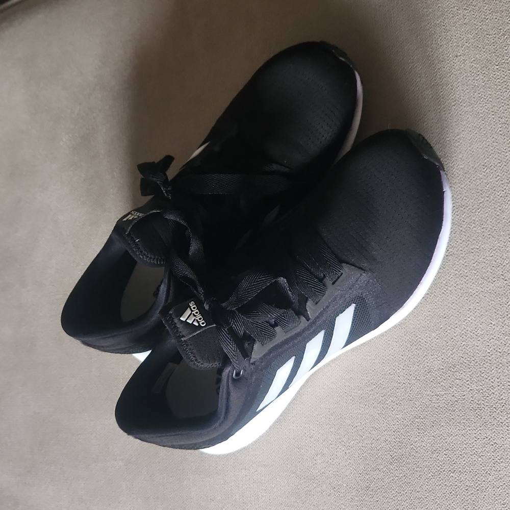 Adidas edge luxe III sneakers black like new